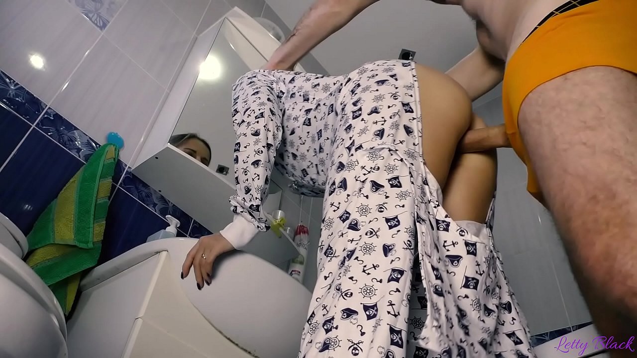 Hack nrog cov hluas hauv pajamas xaus qhov ncauj cum hauv lub nroog Yeiuxalees - letty black